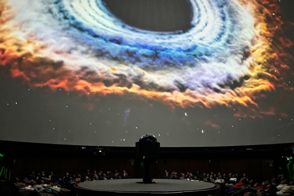 “Agujeros negros supermasivos”: experiencia inmersiva en el Planetario