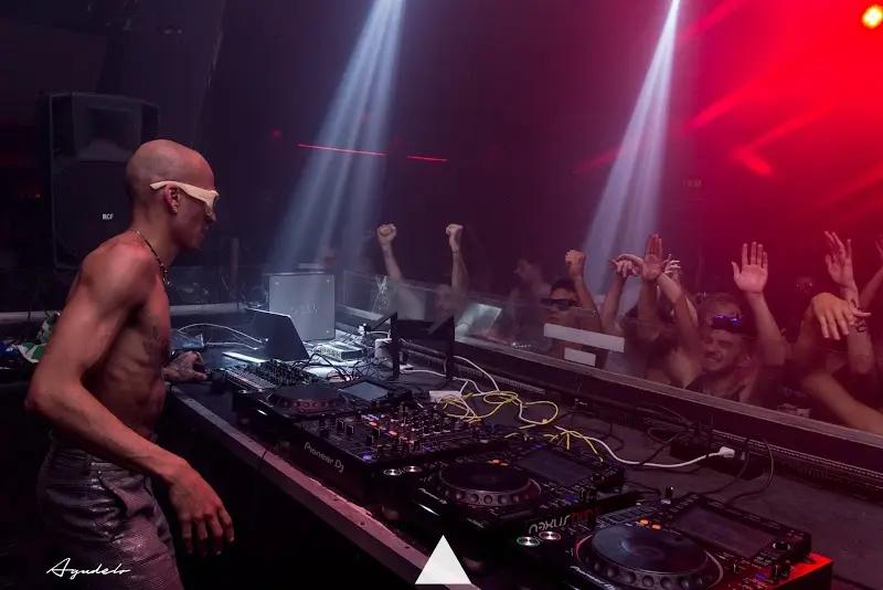 Under Club, imagen 5