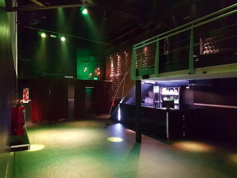 Barfly, imagen 1