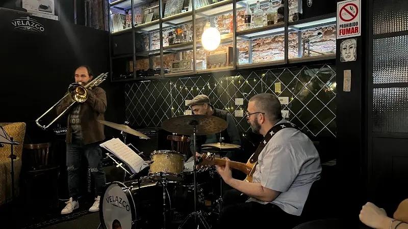 Velazco Disquería & Bar, imagen 4
