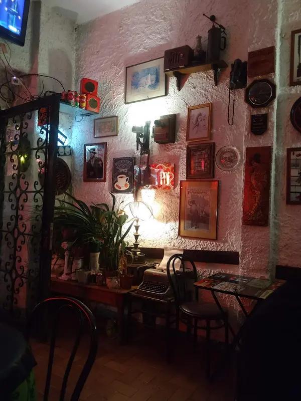 Bar Collage, imagen 3