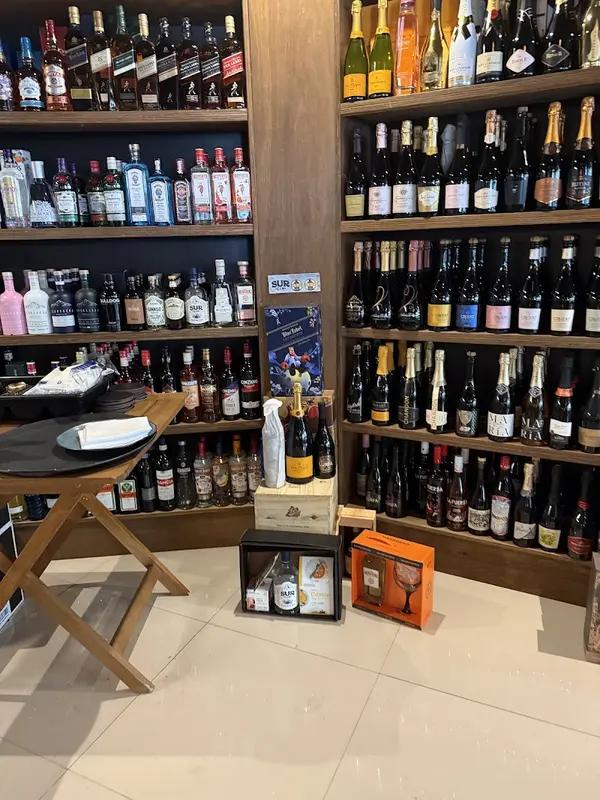 Delito Wines Coffee & Wine Bar, imagen 3